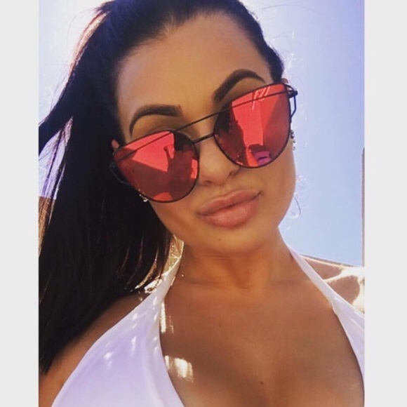 Flaming Cat Eyes 🕶 - Picture 6 of 7